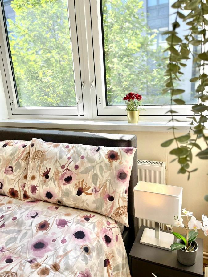 3Br Central London Close Station Extérieur photo