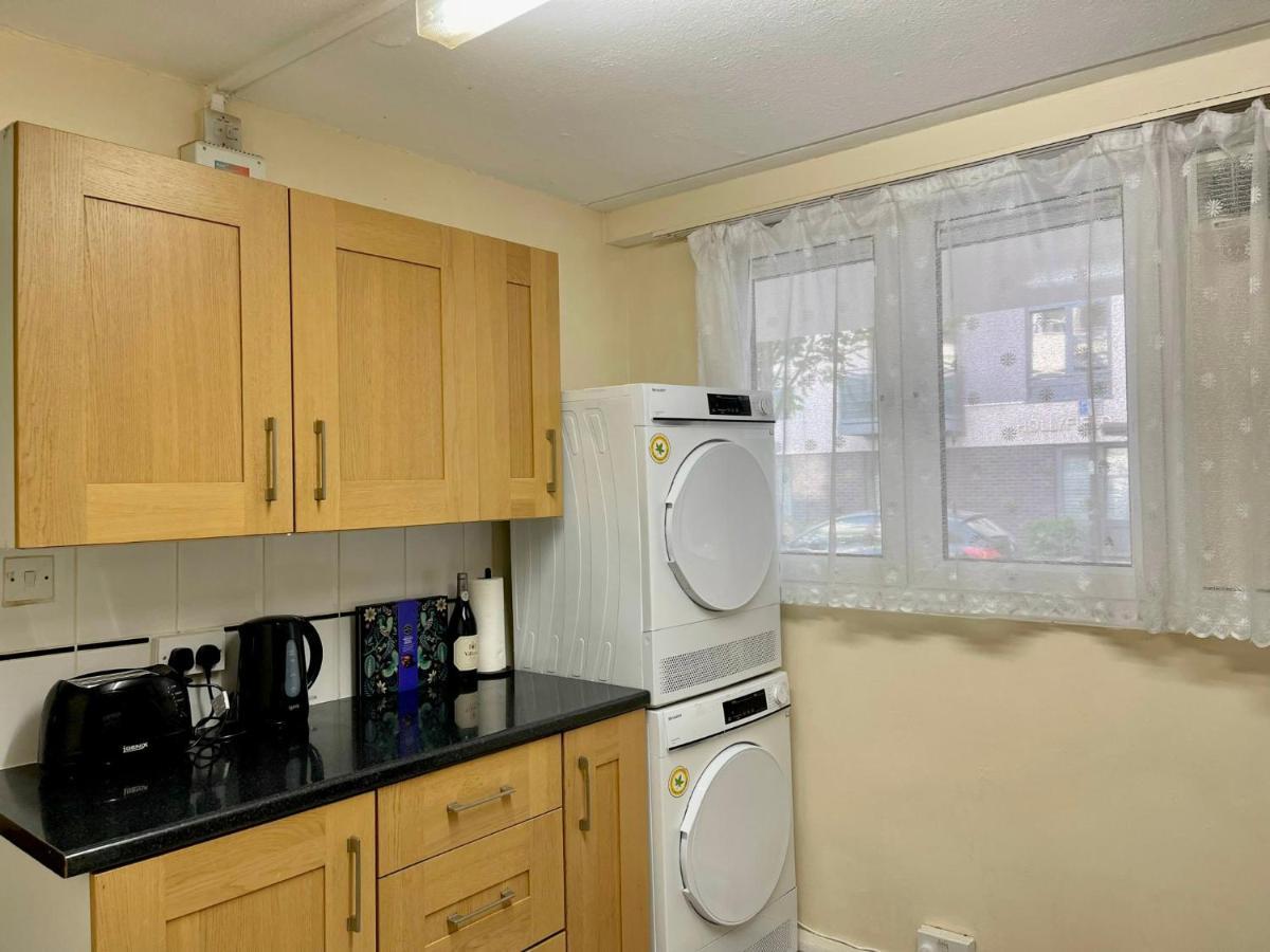 3Br Central London Close Station Extérieur photo