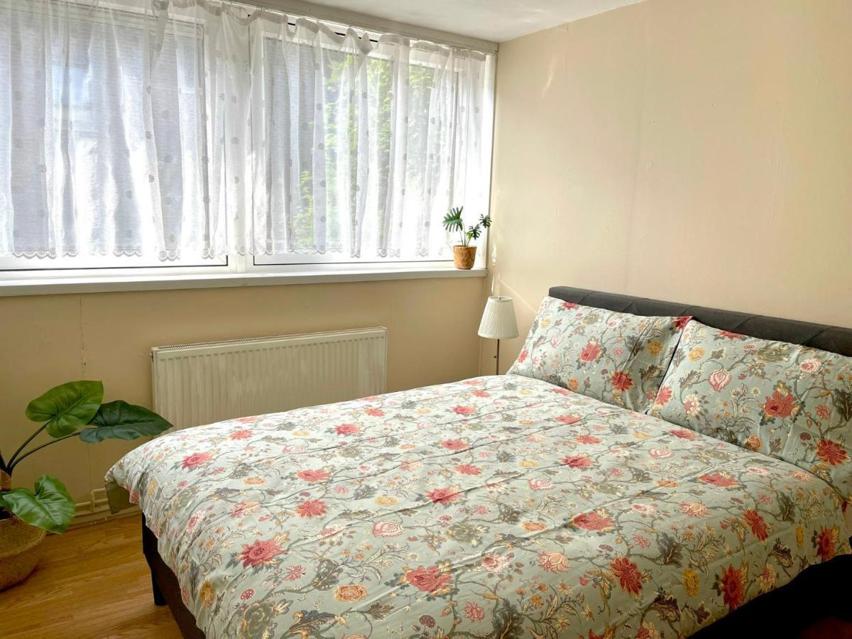 3Br Central London Close Station Extérieur photo