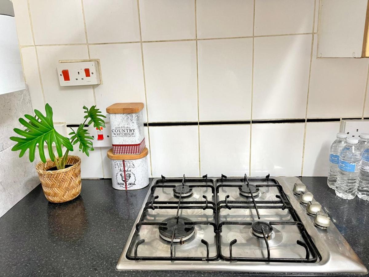 3Br Central London Close Station Extérieur photo