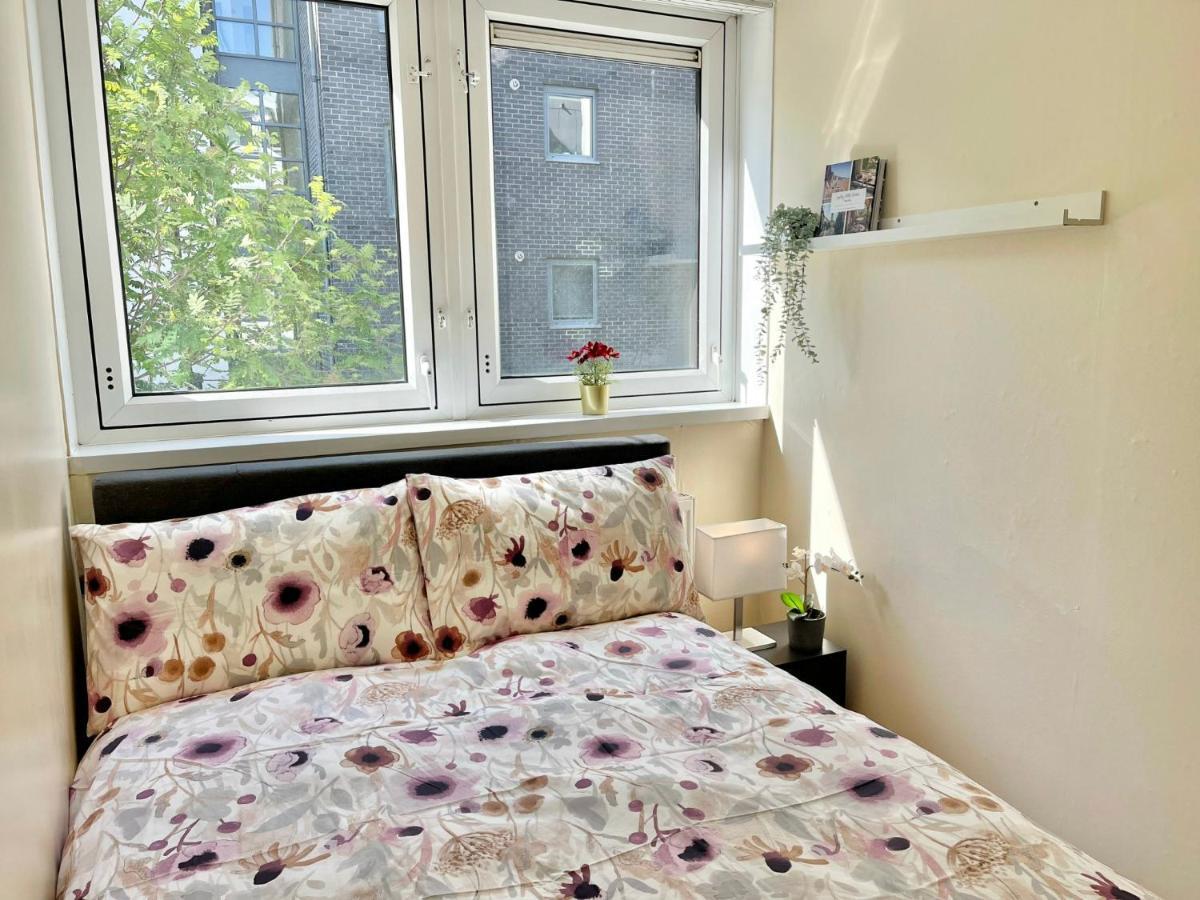 3Br Central London Close Station Extérieur photo